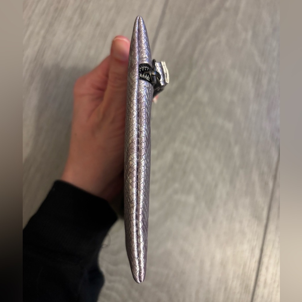 NWOT Ipsy Wristlet | Metallic Snakeskin - Picture 4 of 9